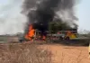 <span class="t-red">कर्नाटक में दर्दनाक हादसा :</span> टक्कर के बाद कार और बस में लगी भीषण आग, छह लोग जिंदा जले