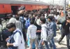 <span class="t-red">Bareilly:</span>परीक्षा से निकले तो देना पड़ा सब्र का 'इम्तिहान'...ब्लॉक में फंसी अवध-असम 40 मिनट रुकी