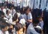 बाराबंकी : सड़क पर उतरे नवोदय स्कूल के छात्र, विद्यालय प्रशासन पर मढ़े गंभीर आरोप, जानें पूरा मामला