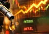 <span class="t-red">Petrol Price: </span> ऑयल मार्केट को 80,000 हजार करोड़ का घाटा, पेट्रोल पर 14 रुपये, डीजल पर 18 रुपये प्रति लीटर का नुकसानः रिपोर्ट 