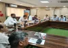 बाराबंकी : वेतन व आशा कार्यकर्ताओं के मानदेय भुगतान को दें प्राथमिकता, बैठक में बोले डीएम