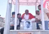 सपा विधायक का अनोखा विरोध, नंगे पांव, बिना शर्ट के पहुंचे पं. गणेश शंकर विद्यार्थी की प्रतिमा स्थाल, पूछा- मूर्ति कहां है, कब लगेगी 