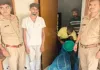 <span class="t-red">यूपी एसटीएफ की गोरखपुर में बड़ी कार्रवाई :</span> वन्यजीव तस्कर को किया गिरफ्तार, 100 प्रतिबंधित तोते बरामद  