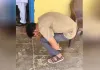 <span class="t-red">Moradabad:</span>मीटर रीडर को एसडीओ ने बनाया मुर्गा, वीडियो वायरल हुआ तो बचाव में जुटे अधिकारी