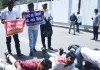 <span class="t-red">69000 Teacher Recruitment Protest:</span> शिक्षा मंत्री के आवास पर रेंगते हुए पहुंचे प्रदर्शनअभ्यर्थी, बोले- अब धैर्य जवाब दे चुका है