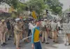<span class="t-red">Lucknow News:</span> कैसरबाग में वकीलों के कथित अवैध चैंबर पर चला बुलडोजर, पुलिस ने बरसाईं लाठियां 
