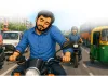 <span class="t-red">Satire: </span>बाइक पर मोबाइल योग! कान-कंधे के बीच फोन दबाकर नया आसन, साइड इफेक्ट की 100% गारंटी