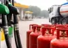 <span class="t-red">पेट्रोलियम मंत्री का भरोसा: </span>देश में ईंधन की कोई कमी नहीं, LPG उत्पादन बढ़कर पहुंचा 54,000 टन प्रतिदिन