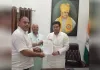 <span class="t-red">UP News:</span> बेसिक शिक्षा मंत्री को सुनाया दुखड़ा, परिवार से दूर रहकर मानसिक तनाव में शिक्षक 