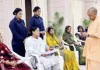  <span class="t-red">लखनऊ में फरियादियों से मिले मुख्यमंत्री योगी, </span> लापरवाही पर नपेंगे अधिकारी, पीड़ितों को दिया मदद का पूरा भरोसा
