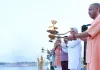फ्लोटिंग जेटी पर पहली बार शुरू हुई गंगा आरती, सीएम योगी ने किया शुभारंभ 