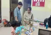 <span class="t-red">बाराबंकी रेलवे स्टेशन पर हादसा: </span>उत्सर्ग एक्सप्रेस में चढ़ते समय ट्रेन की चपेट में आए दंपती, पति की मौत, पत्नी की हालत नाजुक, दुधमुंहे सहित तीन बच्चे सुरक्षित