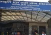  Queen Mary Hospital : क्वीन मेरी अस्पताल आए तो अपना पंखा साथ लाए... वेटिंग रूम में लोट रहे कुत्ते