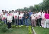 Lucknow News : 40 डिग्री तापमान में भी सुगंध बिखेर रहा रोज गार्डेन, राष्ट्रीय लाल गुलाब दिवस पर जनेश्वर मिश्र पार्क स्थित रोज गार्डेन में जुटे पर्यावरण प्रेमी