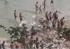 <span class="t-red">Prayagraj News :</span> यमुना नदी में नहाने उतरे 5 युवक डूबे, एक की मौत, चार को नाविकों ने बचाया