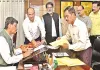 <span class="t-red">Ayodhya News :</span> कृषि विश्वविद्यालय के कुलपति ने संभाला पदभार, कहा- कृषि विज्ञान केंद्रों को मजबूत करने की जरूरत
