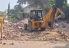 सीतापुर में सपा कार्यालय पर चला बुलडोजर, प्रशासन ने भारी फोर्स लगाकर खाली कराई जमीन 