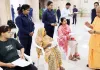 <span class="t-red">जनता दर्शन में सीएम योगी का नया फरमान : </span> कहा-समय पर करें समस्या का समाधान, 'फाइलें लटकाईं तो नपेंगे अधिकारी...' 