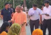 <span class="t-red">गोरखपुर में सीएम योगी का जनता दर्शन, </span> बोले-हर पीड़ित को मिलेगा इलाज, प्रत्येक पात्र नागरिक तक पहुंचेगा कल्याणकारी योजनाओं का लाभ 