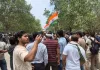 पेपर लीक के खिलाफ लखनऊ में छात्रों का प्रदर्शन, समर्थन देने पहुंचे अभिजीत दीपके बीच में ही लौटे