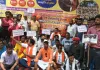<span class="t-red"> Pilibhit News:</span> पीलीभीत में मासूम से दुष्कर्म के विरोध में हनुमान दल का धरना, आरोपी को फांसी देने की मांग