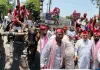 <span class="t-red">Lucknow News:</span> लखनऊ में महंगाई के खिलाफ सपा का प्रदर्शन, बैलगाड़ी पर बैठकर कलेक्ट्रेट पहुंचे सपाई