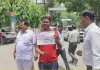 <span class="t-red">Bareilly News :</span> जंतर-मंतर पर लाठीचार्ज के विरोध में कलेक्ट्रेट पहुंचा ऑटो चालक