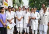 <span class="t-red">Bareilly News :</span> दो महीने से नहीं मिला वेतन, संविदा स्टाफ नर्सों ने जताया अक्रोश