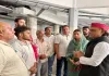 <span class="t-red">मेरठ छात्रा हत्याकांड :</span> पीड़ित परिवार से मिले अखिलेश यादव, पुलिस कार्रवाई पर उठाए सवाल, कहा- 'जनता अब भाजपा के भाषण नहीं, न्याय चाहती है'