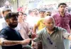 <span class="t-red">Jantar Mantar Protest :</span> जंतर-मंतर पर अभिजीत दीपके पर फेंकी गई नीली स्याही, बोले- 'नीला रंग तो मेरा है, जय भीम'