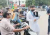 कानपुर में NSUI का अनोखा विरोध: प्रधानमंत्री की तस्वीर लेकर पूछा- 'क्या इन्हें किसी ने देखा है?'