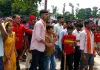 <span class="t-red">बलिया में पुलिस पिटाई से मौत का आरोप: </span>दारोगा समेत 6 लोगों पर हत्या का मुकदमा दर्ज, ग्रामीणों ने किया प्रदर्शन