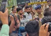 <span class="t-red">Lucknow University Paper Leak: </span>पेपर लीक मुद्दे पर लखनऊ विश्वविद्यालय में छात्रों का प्रदर्शन, डिंपल, अखिलेश, राहुल और केजरीवाल के खिलाफ खोला मोर्चा