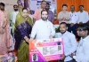 <span class="t-red">Barabanki News : </span>मुख्यमंत्री शिक्षक कैशलेस चिकित्सा योजना का शुभारंभ, राज्यमंत्री सतीश शर्मा ने बांटे कार्ड