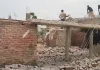 <span class="t-red">Bahraich News :  </span>नदी का रौद्र रूप, कटान से बचाने के लिए ग्रामीण खुद उजाड़ रहे आशियाने