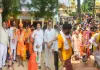 Barabanki News : 51 लीटर जल लेकर औसानेश्वर निकले कांवरिए, 300 भक्तों की कांवड़ यात्रा में गूंजे ‘बम भोले’ के जयकारे