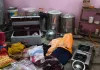 Bahraich News : बक्सा-अटैची उठाकर 200 मीटर दूर ले गए चोर, तोड़कर उड़ाई लाखों की नकदी व जेवर; पत्नी के इलाज पर संकट