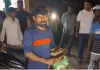Barabanki News: हथेली में काटा अजगर, फिर भी नहीं डरा युवक; गले में लपेटकर घूमता रहा, छोड़ते वक्त 3 फीट तक उठाया फन, दहशत में आए लोग