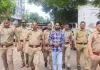 Kanpur News : अधिवक्ता ने मांगे 10 हजार तो हिस्ट्रीशीटर ने बरसा दिए पत्थर, पुलिस ने डेढ़ किमी पैदल घुमाया; हाथ जोड़ बोला- अब अपराध नहीं करूंगा
