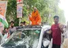 Barabanki News : CM योगी के हमशक्ल ‘योगी सेवक’ की अगुवाई में निकली तिरंगा यात्रा, ट्रैक्टर-बाइक के साथ उमड़ा हुजूम; सियासत भी गरमाई