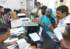 <span class="t-red">शाहजहांपुर पेंशन घोटाला :</span> 600 खाताधारकों को रिकवरी नोटिस जारी, दफ्तर में दौड़े लोग