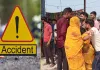 <span class="t-red">मुरादाबाद में भीषण सड़क हादसा :</span> दो बाइकों की टक्कर के बाद सड़क पर गिरे युवकों को डंपर ने कुचला, 2 की मौत