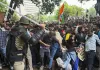 लाठी नहीं, संवाद से निकलेगा रास्ता