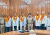 <span class="t-red">Bahraich News: </span>पुलिस लाइन में सम्मान के साथ विदा हुए 5 पुलिसकर्मी, शॉल ओढ़ाकर और प्रशस्ति पत्र देकर किया सम्मानित
