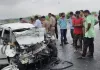 <span class="t-red">Auraiya News: </span> बुंदेलखंड एक्सप्रेसवे पर भीषण हादसा, ट्रक में घुसी तेज रफ्तार कार; 2 की मौत, 3 गंभीर घायल