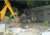 Bareilly News : बरेली में अधिवक्ताओं के केबिन पर देर रात गरजा निगम का बुलडोजर