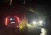 कानपुर देहात में बचा बड़ा हादसा : उफनते बंबे में गिरीसरकारी कार, बाल-बाल बचे एडिशनल एसपी 