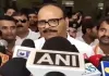 Basti News : बस्ती जिला अस्पताल का निरीक्षण करने पहुंचे ब्रजेश पाठक, इमरजेंसी वार्ड में AC लगाने के दिए निर्देश