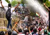 <span class="t-red">Jharkhand Protest :</span> JPSC-JSSC परीक्षा विवाद पर छात्रों का हल्लाबोल, 8वीं बैरिकेडिंग तोड़ी; वाटर कैनन के बीच विधानसभा की ओर बढ़ा मार्च