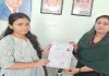 Shravasti News : इकौना की प्रिया सोनी बनीं दरोगा, नगर पंचायत अध्यक्ष ने किया सम्मानित
